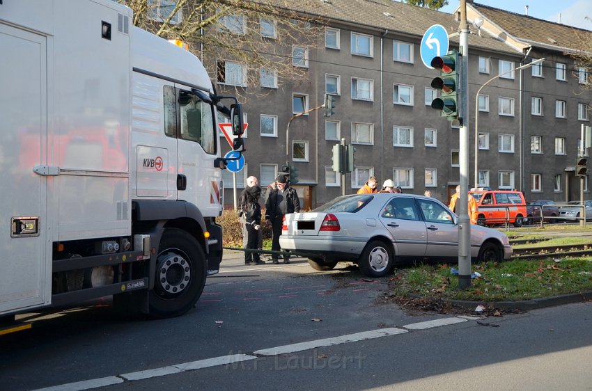 VU Koeln PKW Bahn Amsterdamerstr Friedrich Karlstr P092.JPG